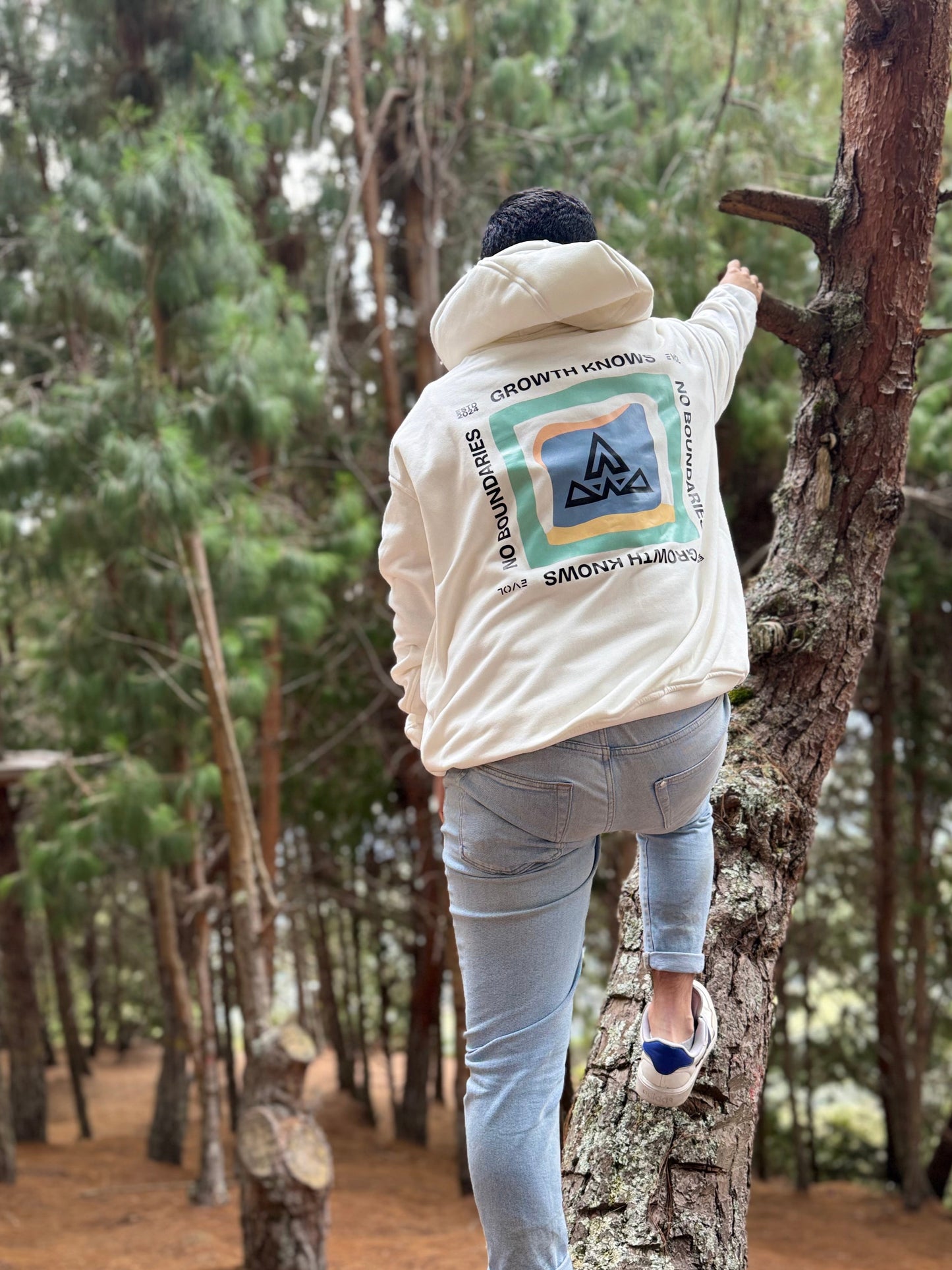 Hoodie - Puffer - Growth Knows No Boundaries