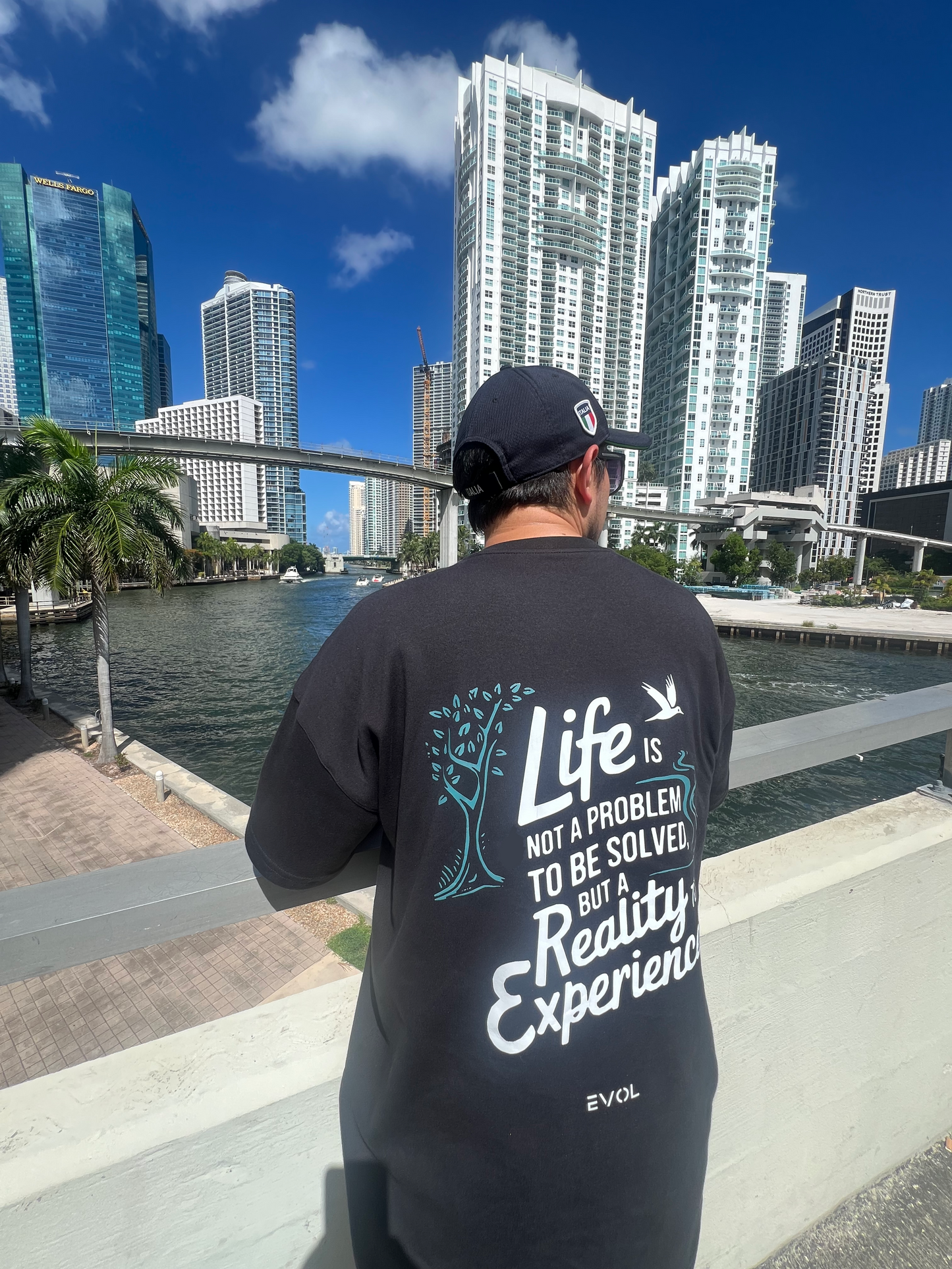 Camiseta Oversize - Life is not a problem